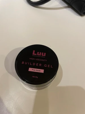 Luunails builder gel - Luunails builder gel i färgen pink nude! Helt oöppnad!