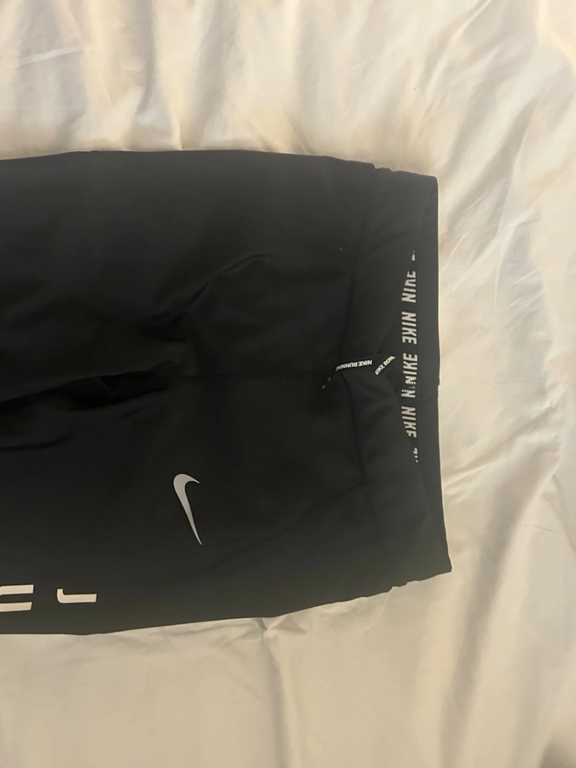 Svarta Nike tights med tryck - 4