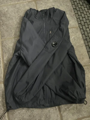 Cp company jacka  - Pris går att diskutera storlek L