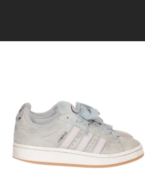 Adidas Campus ljusblå sneakers - Snygga Adidas Campus sneakers i ljusblå , i storlek 36 2/3 andvända därav priset kontakta vid fler frågor 