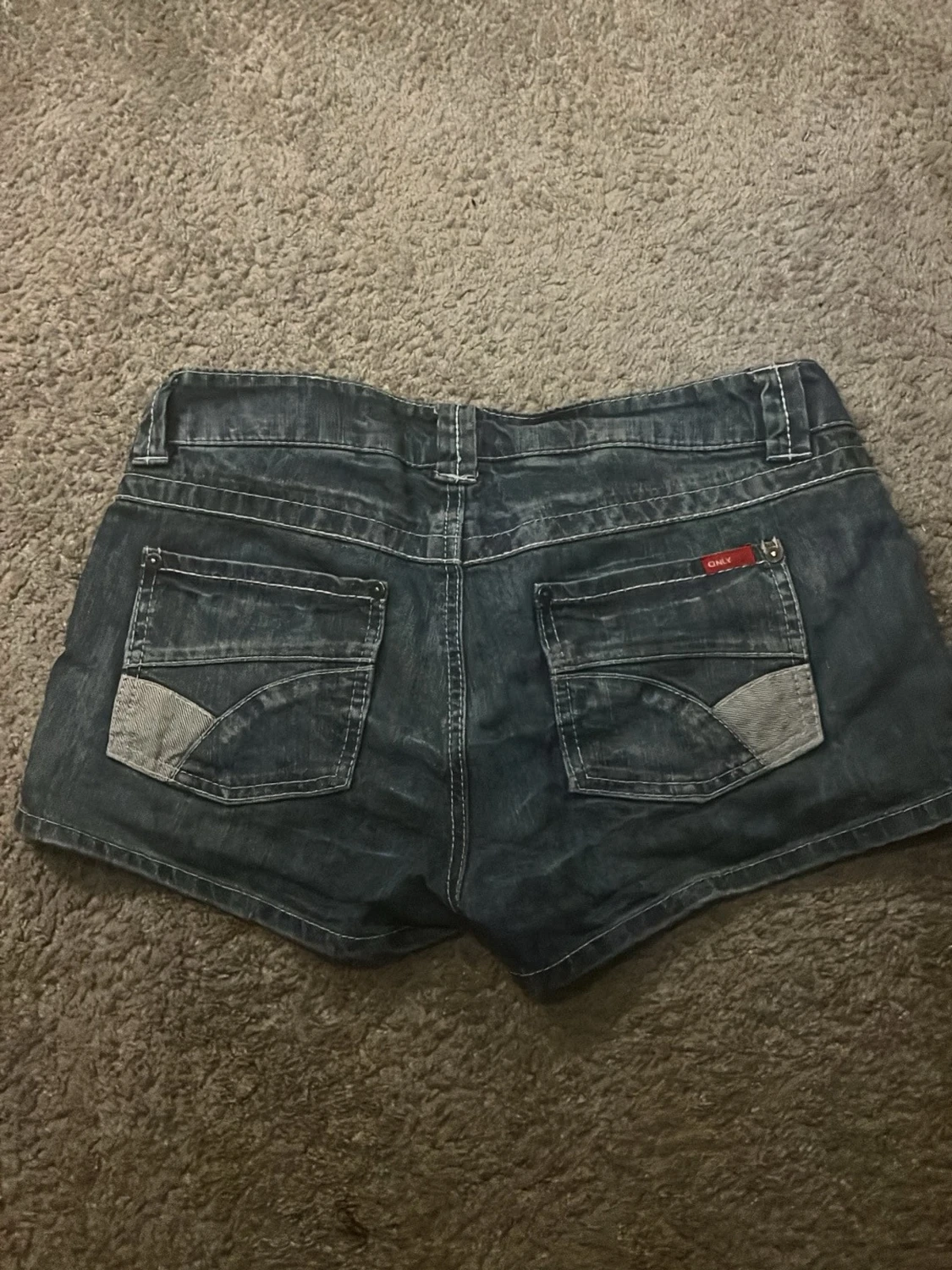 Mörkblå jeansshorts från Only - 1