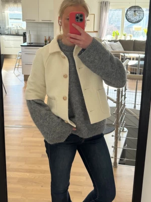 Kortärmad jacka - Jättefin kortärmad vårjacka❣️