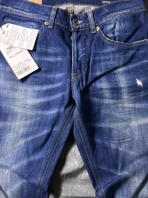 Dondup George slim fit jeans - Nya | Size 31  | fraktar spårbart inom 24 timmar |  för att köpa klicka ” köp nu” | vid frågor skriv ett meddelande |