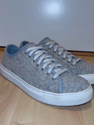 Diemme skor  - Diemme skor i väldigt bra skick. Frågor osv kom privat. Skickas samma dag! 