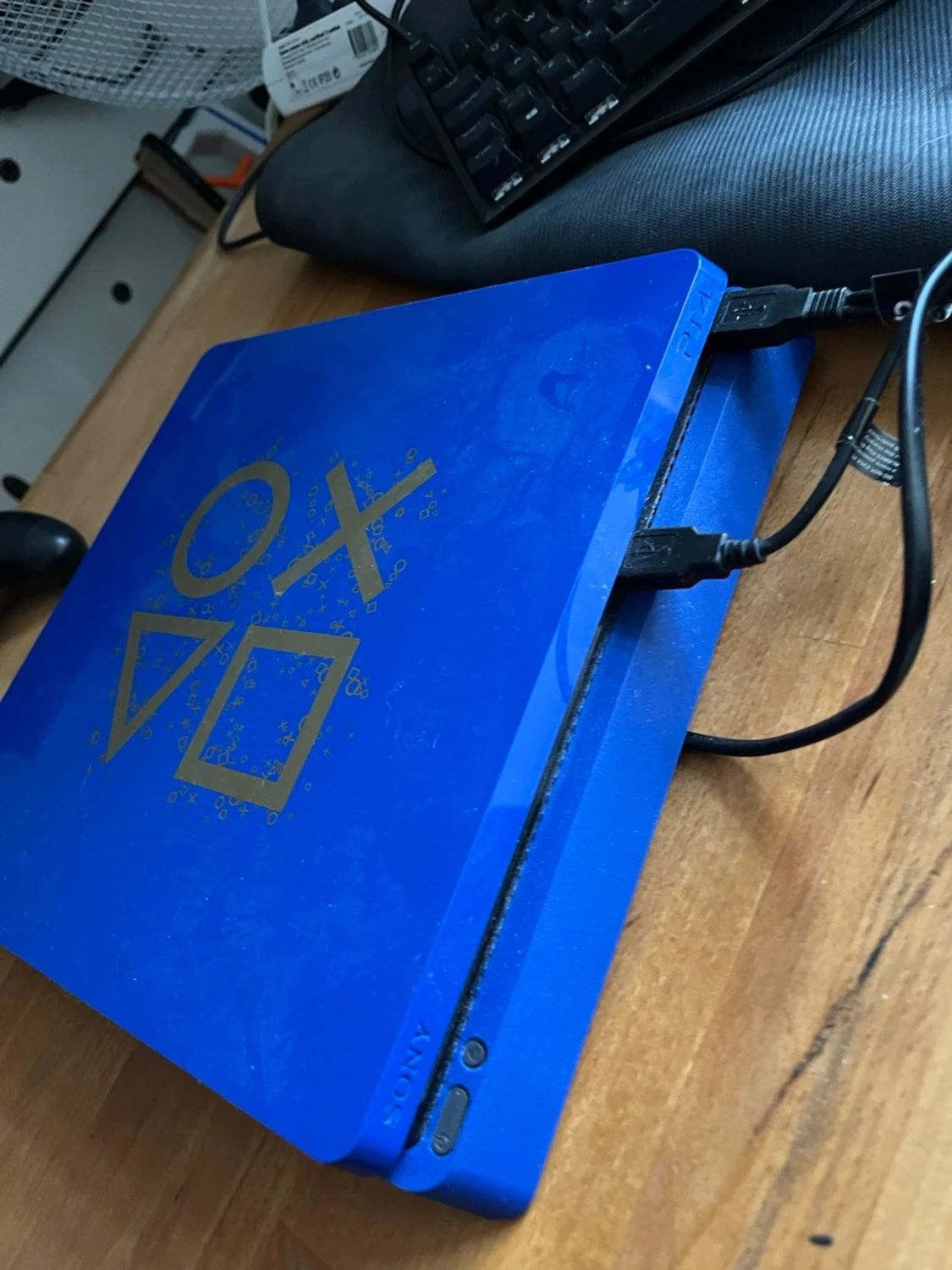 PS4 limited edition+ två kontroller - 1