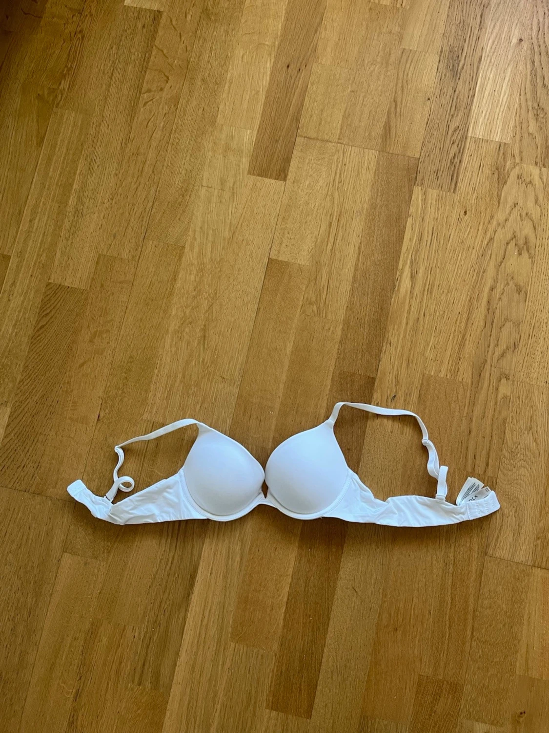 Vit push-up bh från Lindex