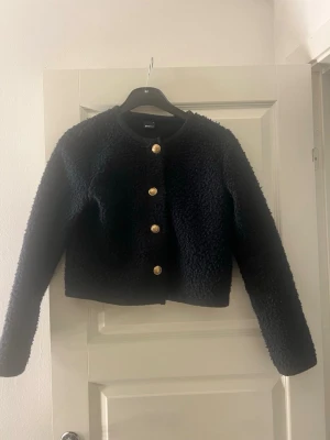 Fin cardiganjacka - Hej jag säljer nu mina fina Jacka/kofta de är bara att höra av dig om du är intresserad