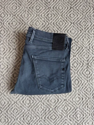 Replay jeans - Replay jeans - Modell: Anbass - Storlek: W30/L32 - skick: 9/10 - Nypris runt 2000kr 