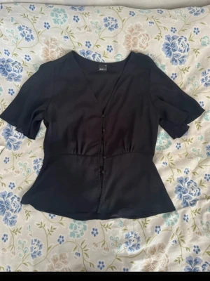 Blus - Fin svart bluss