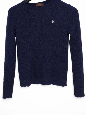 Morris tröja - En ganska ny Morris tröja som är ungefär ett halv år gammal men har blivit för liten för mig i armar,längd och i bröst jag är 176cm 60kg. Inga problem men bara för liten 