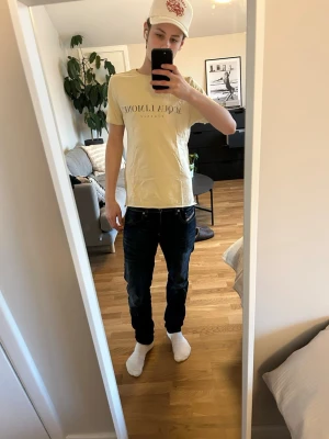 Acqua Limone t-shirt - Säljer en riktigt fetisch unik T-shirt från Acqua Limone. Nästan alldrig använd, passar ca 170cm