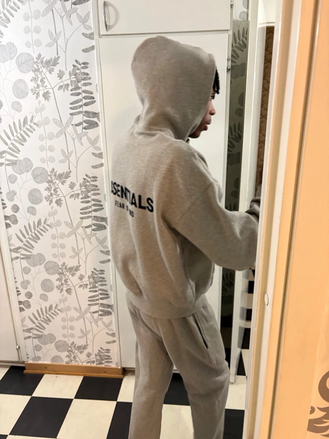 Grå Essentials Fear of God hoodie - 1