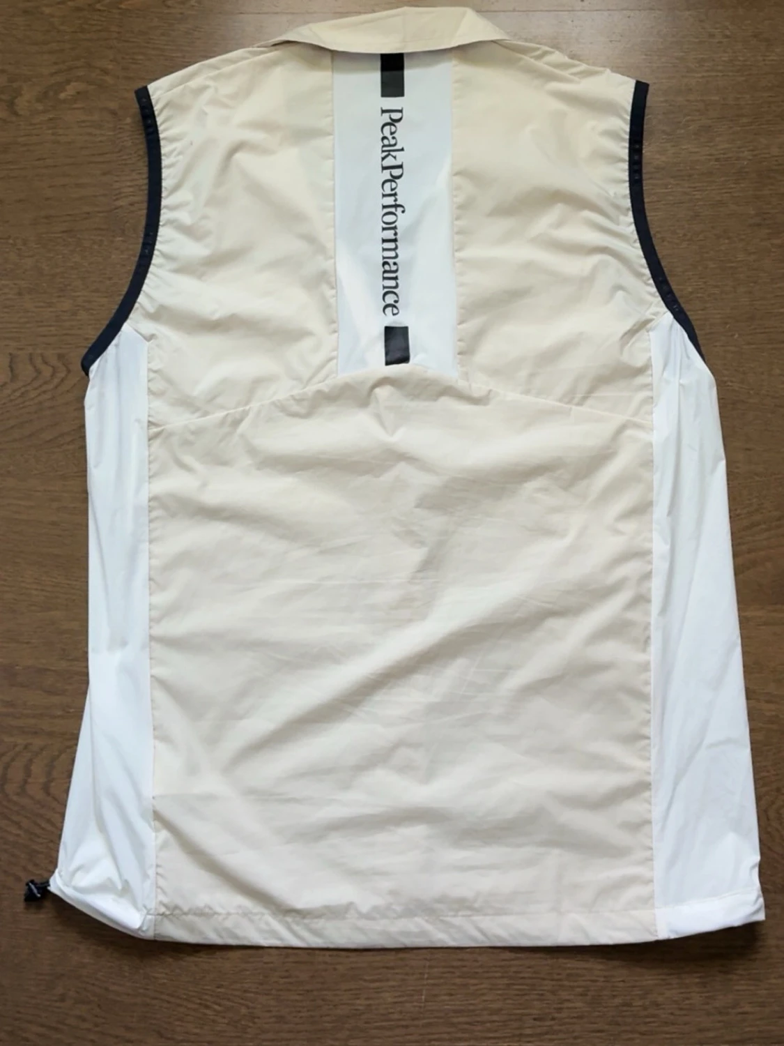 Beige väst från Peak Performance - 1