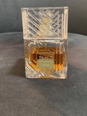 Lattafa Khamrah parfym 100ml - Skriv vid frågor