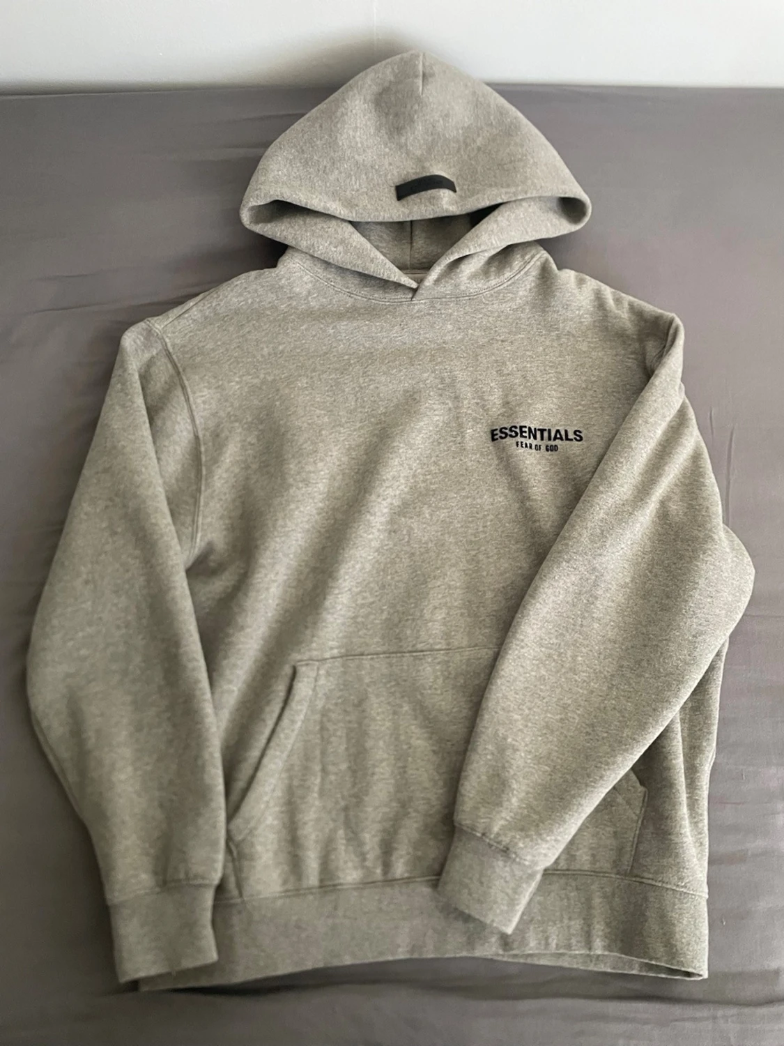 Grå Essentials Fear of God hoodie