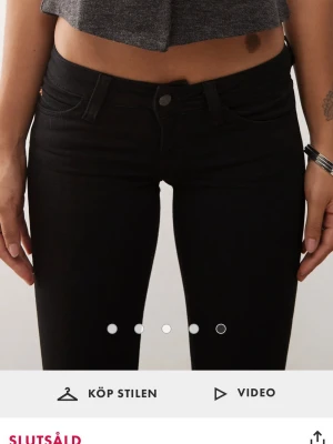 Svarta bootcut jeans från weekday -  Jättefina svarta jeans från Wee day cheap  Monday 