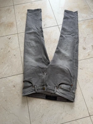 Handpicked jeans  - Tja säljer mina as feta hanpicked jeans nypris på dessa är runt 3500 kronor, jeansen är knappt använda minima tecken på användning skick 9/10 . Storlek 32/32 hör av dig vid funderingar😊