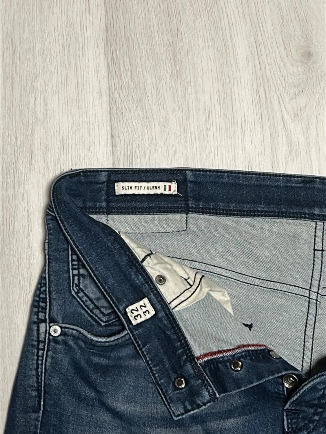 Mörkblå slitna jeans W32 L32 - 3