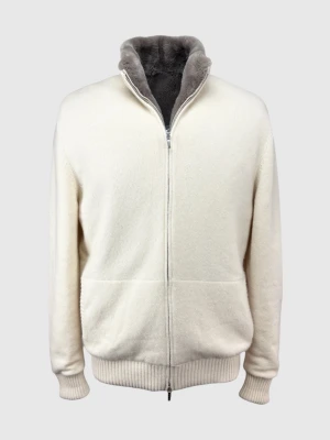 Loro Piana kashmir cardigan med päls - Säljer denna extremt sällsynta och fina cardiganen ifrån Loro Piana. 100% baby kashmir på utsidan och på insidan är det äkta castorino päls. Storlek: 52, passar en Large. Nypris: över 100 000 kr. Mitt pris: 30 000 kr.