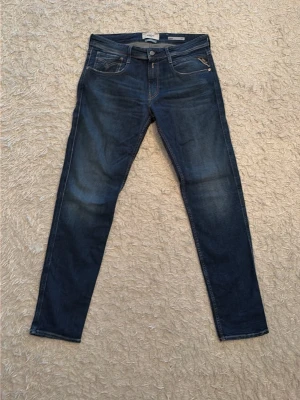 Replay Anbass slim fit - Replay Anbass Jeans med eftertraktad färg. Storlek W33 L32