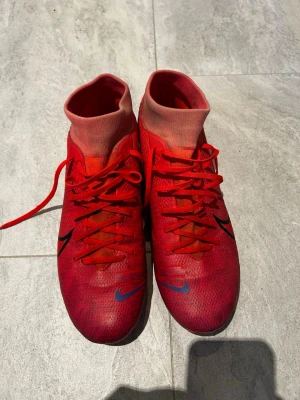 Og Nike mercurial fotbollskor - Väldigt sällsynta gamla Nike fotbollskor.De är i princip helt nya använda kanske 1-2 gånger.Jätte sköna och jätte snygga