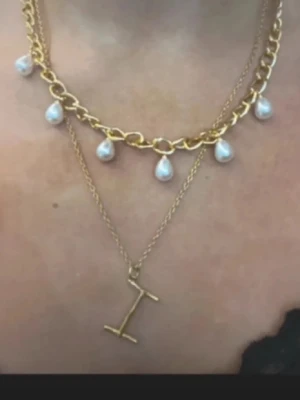 Maria Nilsdotter liknande halsband - Halsband med pärlor, rostfritt stål och justerbart ❤️ kommer med smyckes påse 