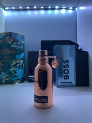 Montale Intense Café Eau de Parfum - 25-30/50 ml kan sälja samples eller byta parfym. Kom om du har minsta lilla fråga! Checka gärna in min profil för kläder och parfym!📦