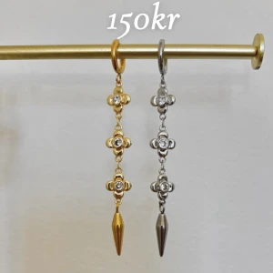 Guld- och silverfärgade hängörhängen - Par 