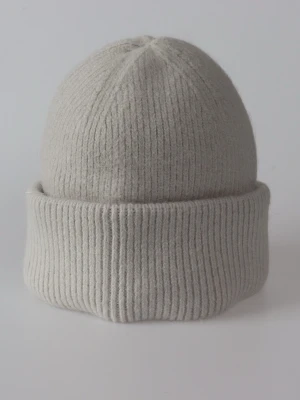 Grå, 003 - Mössan är one size (56-58) och är gjord på 100% polyester med ett tjockt hållbart satin