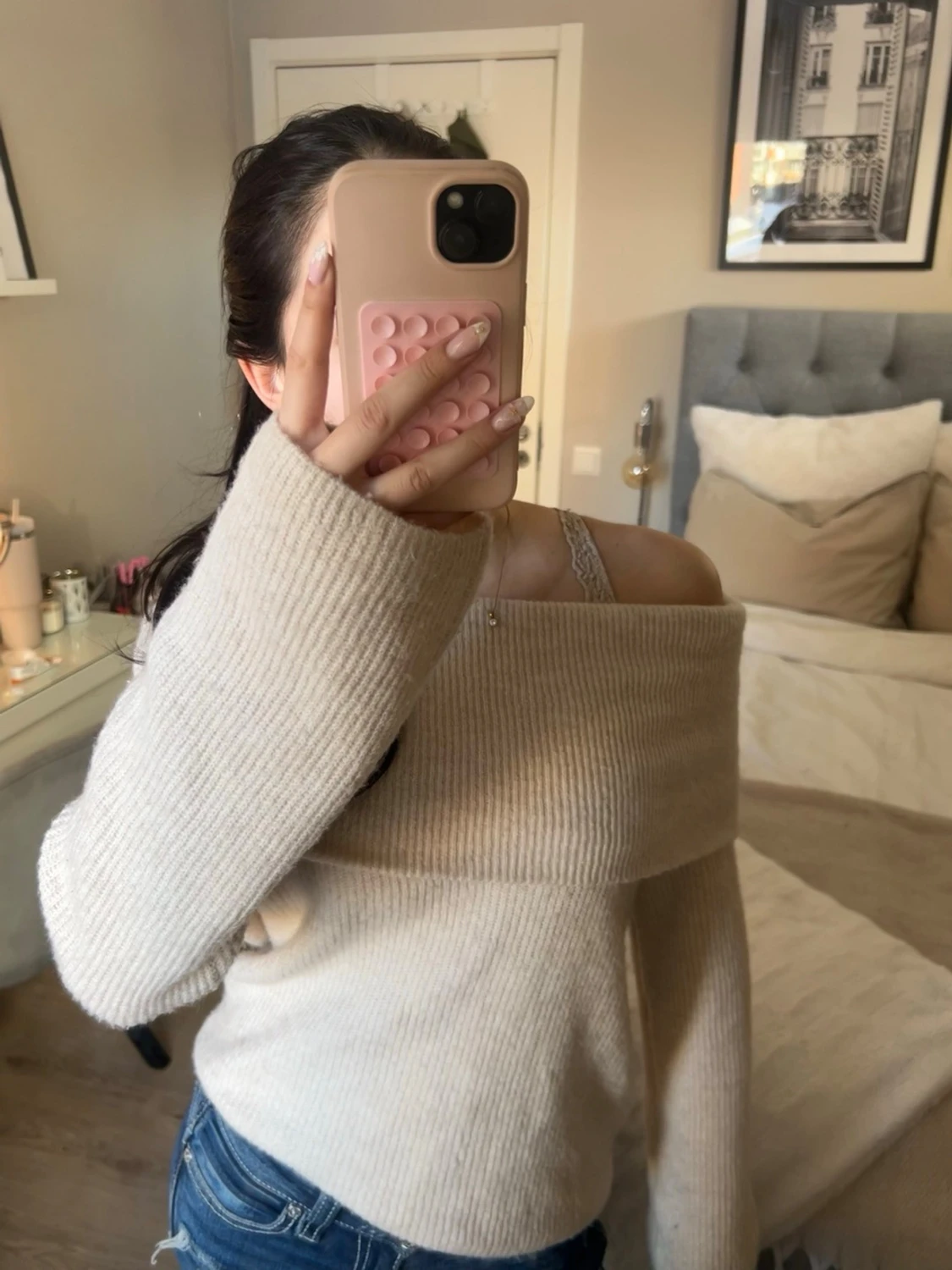 Beige off-shoulder stickad tröja - 1