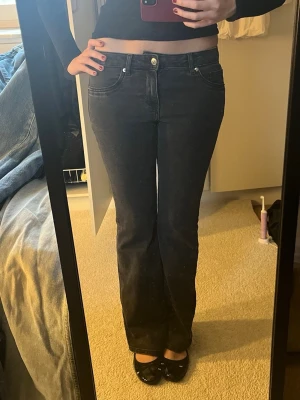 lowwaist jeans - Låga jeans med svart tvätt från hm