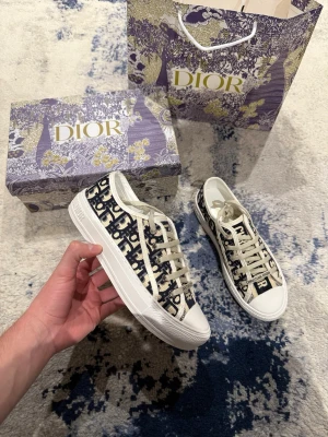 Svarta dior dam skor - -