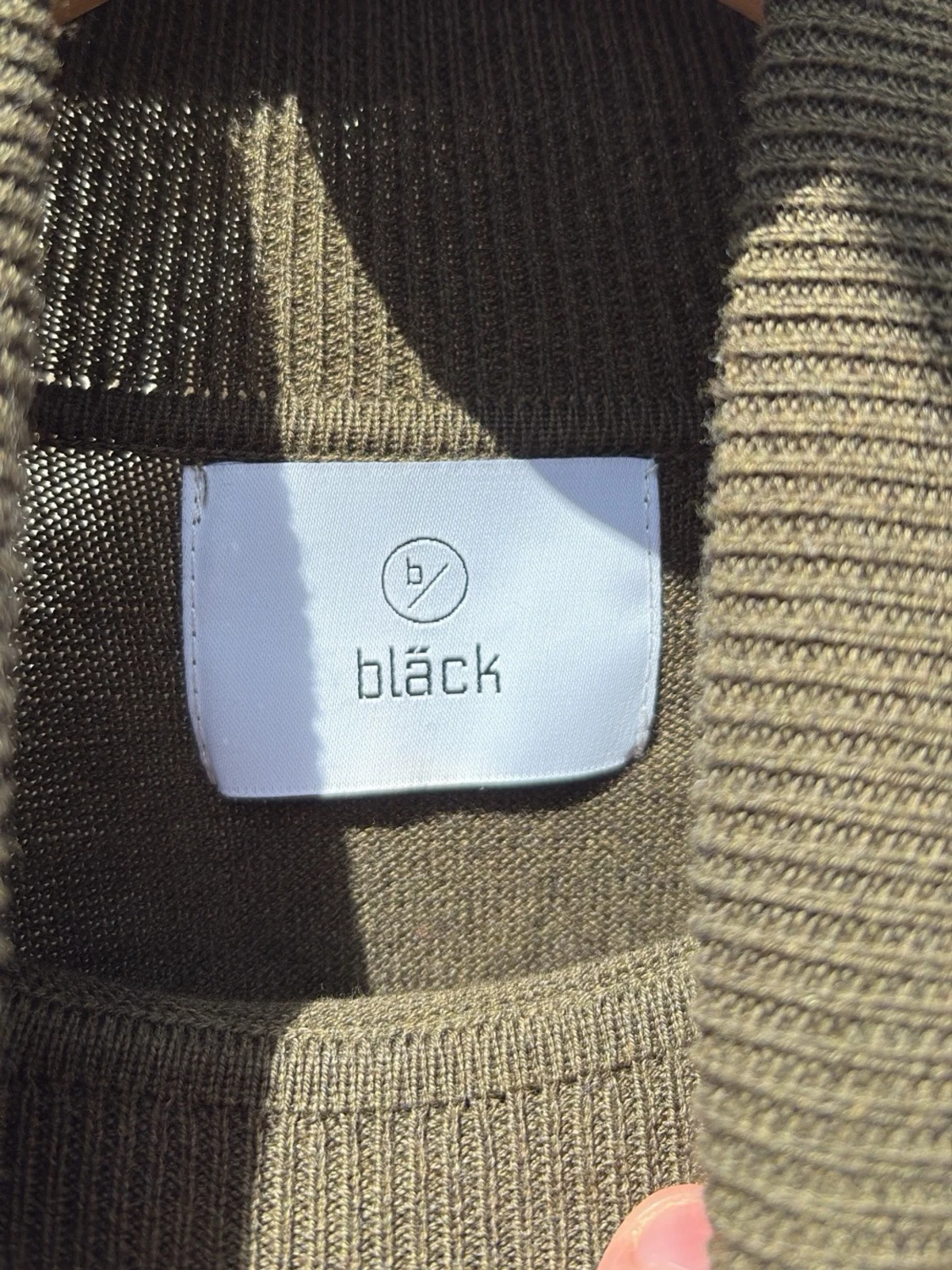 Olivgrön polotröja från Bläck - 1