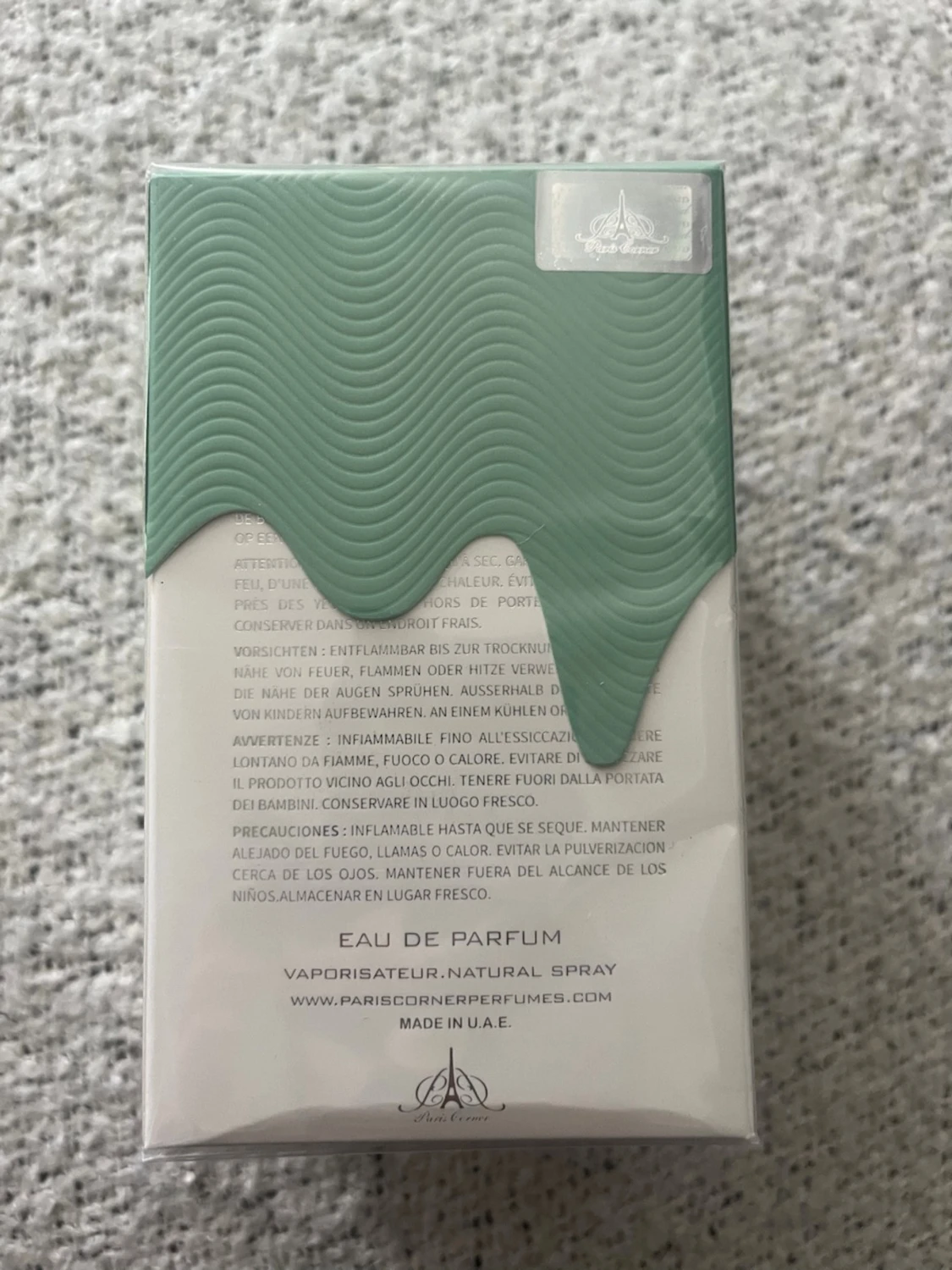 Paris Corner Lactea Divina oöppnad - 1