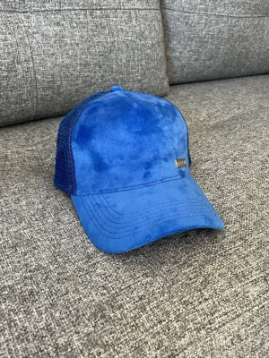 Maggiore keps blå - Snygg blå keps från maggiore. Nyskick. 100 kr prutat o klart!