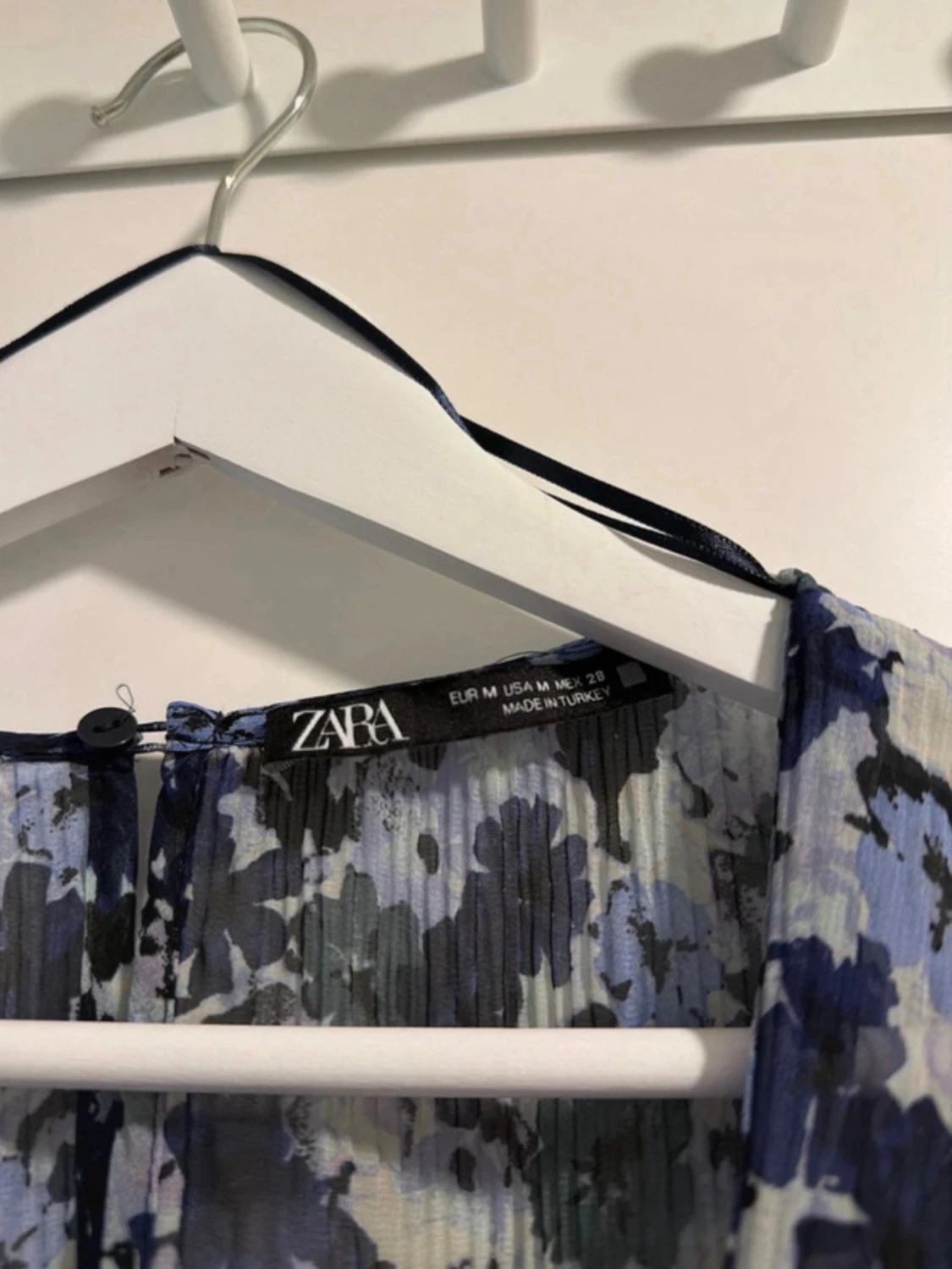 Blommig omlottklänning från Zara - 1