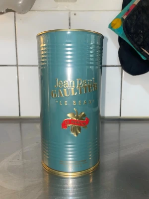Jean Paul  Gaultier Le Beau Le Par fum Eau de Par fuIntense - Hej, säljer min Jean Paul 125ml oöppnad helt ny. Perfekt nu för sommaren. Kvitto från sephora ingår med den. Skriv om du intresserad!!!