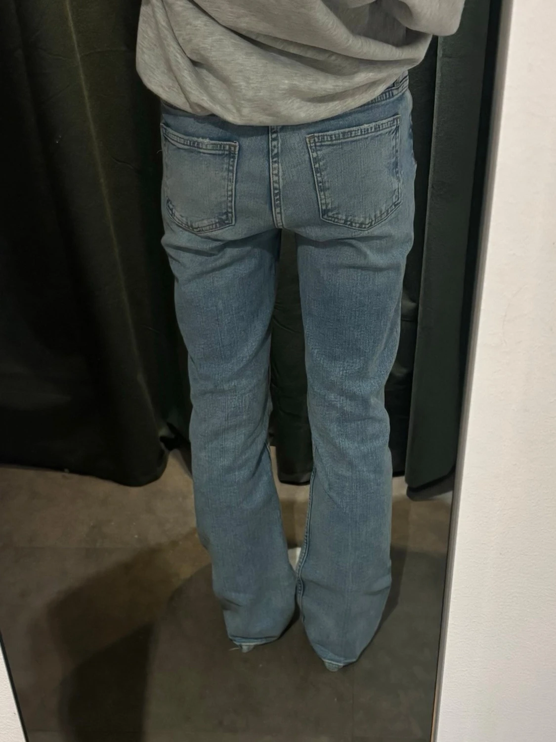 ljusblå jeans  - 1