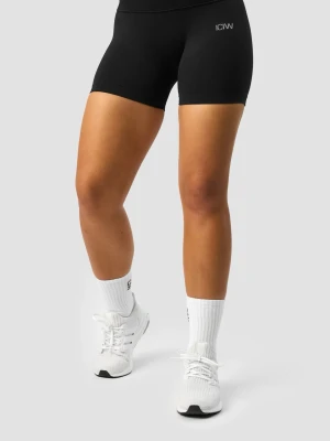 Svarta seamless cykelshorts ICANIWILL - Snygga svarta seamless cykelshorts från ICANIWILL med diskret logga på låret. Oanvända!! Bortklippt lapp. Orginalpris 399.