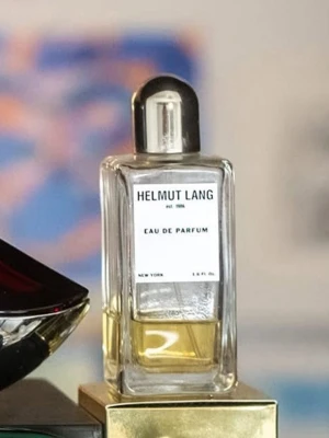 Helmut Lang Eau De Parfum 2000, sällsynt vintage designer niche parfym - Sällsynt och eftertraktad doft från tidigt 2000-tal, med tillhörande låda. Helmut Lang, EDP, 12/50ml: 600kr