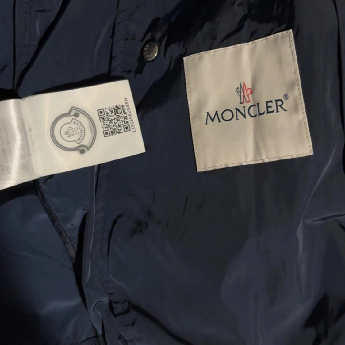 Mörkblå vindjacka från Moncler - 2