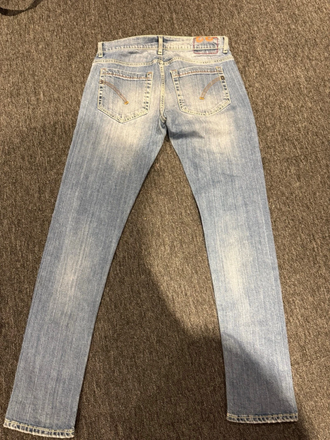 Ljusblå skinny jeans med slitningar - 1