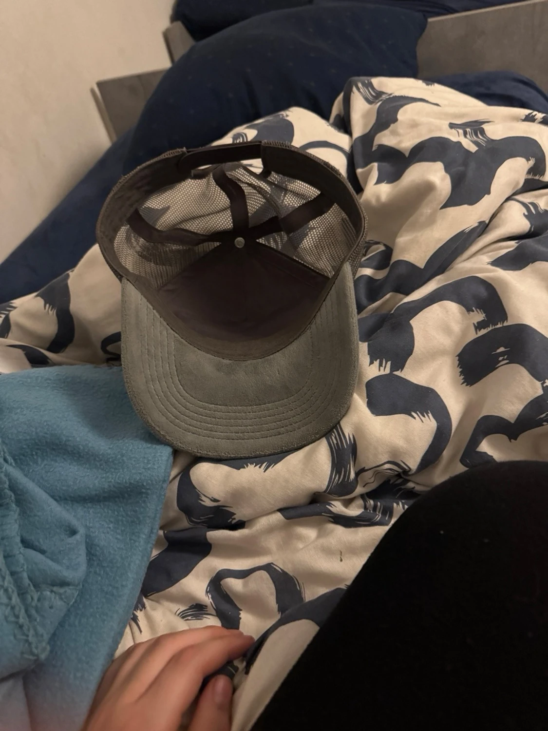 Grå keps med 1000-kronors patch - 3