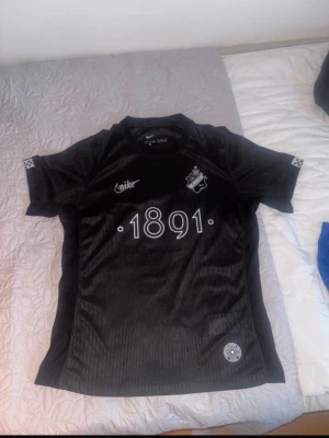 AIK svart special smoking lirare - Bra kvalitet, har i flera olika storlekar, priset kan diskuteras 