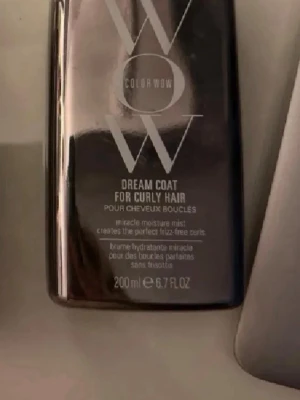Color Wow Dream Coat för lockigt hår - Använt ett par gånger. Ca 80% kvar 
