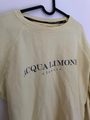Gul sweatshirt från Acqua Limone - Ljusgul sweatshirt från Acqua Limone 