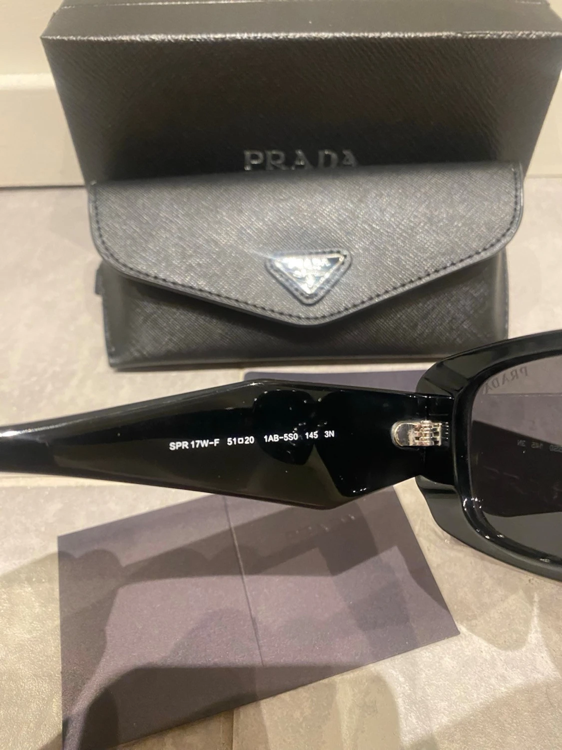 Prada solglasögon  - 1