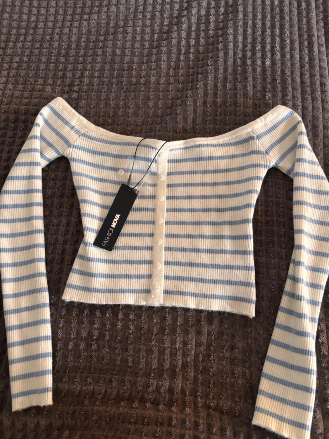 Randig offshoulder topp Fashion Nova