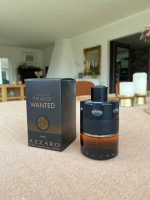 Azzaro The Most Wanted Parfum 100ml - Säljer nu denna goa Azzaro parfym perfekt nu inför våren🤩100ml ny, finns ca 50ml kvar!! Hör av dig vid frågor🙏