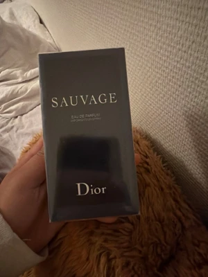 Dior Sauvage Eau de Parfum - Dior Sauvage Eau de Parfum 100 ml, helt ny och oöppnad. Hör av vid intresse pris går att diskutera!